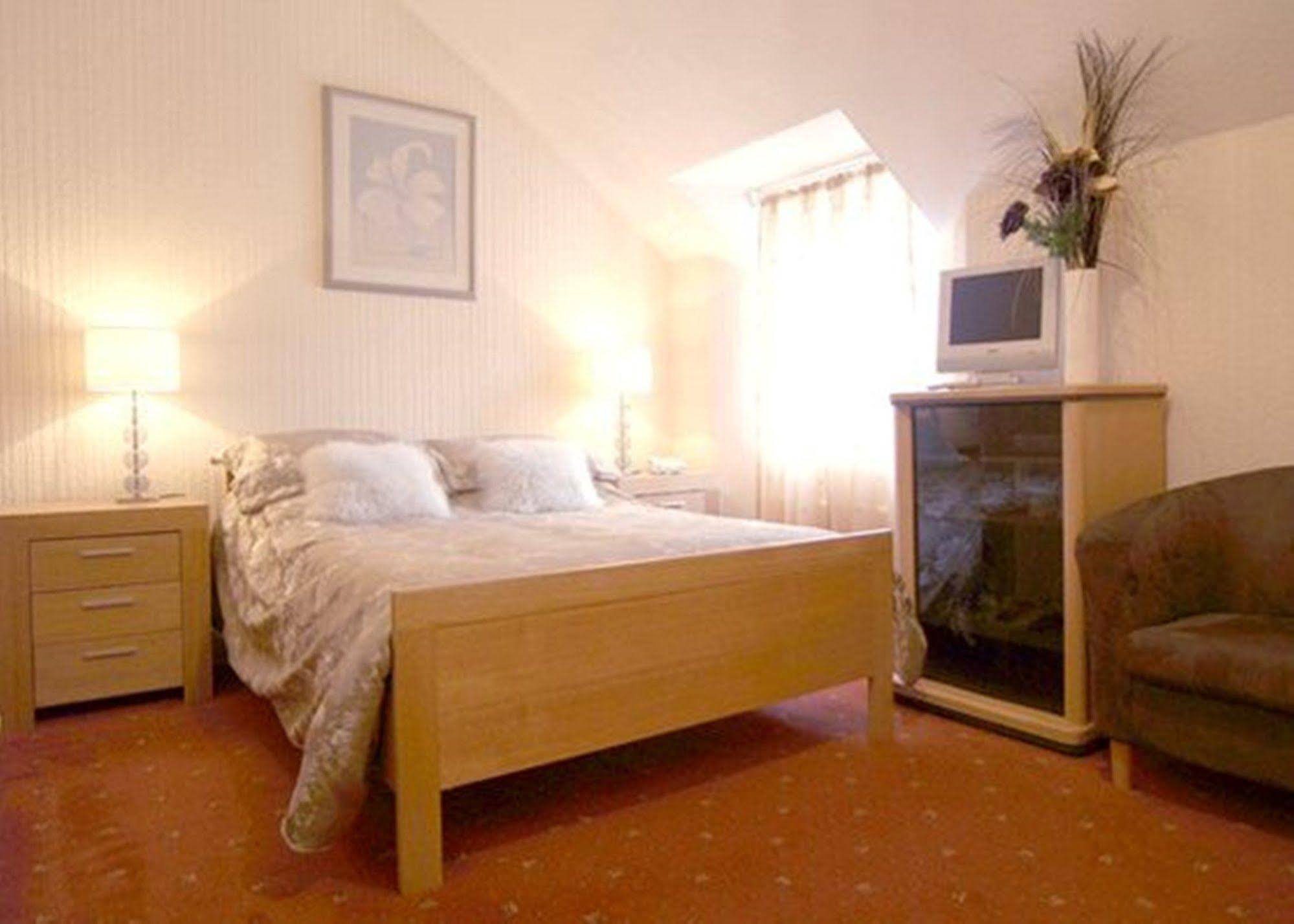Sparkwell Smithaleigh Farm Rooms And Apartments מראה חיצוני תמונה